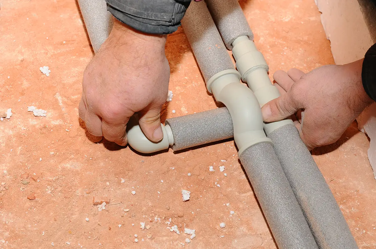 pipe-insulation-installation